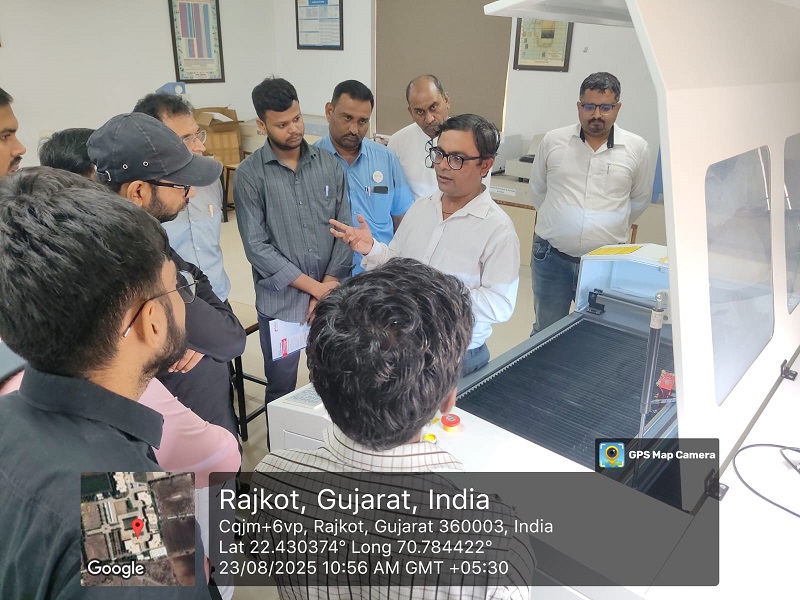 Photos of Hands-on Training Program for Industrial People on Co2 Laser Cutting and Engraving Machine