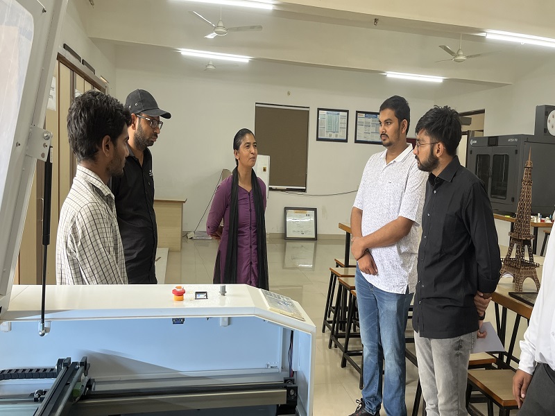 Photos of Hands-on Training Program for Industrial People on Co2 Laser Cutting and Engraving Machine