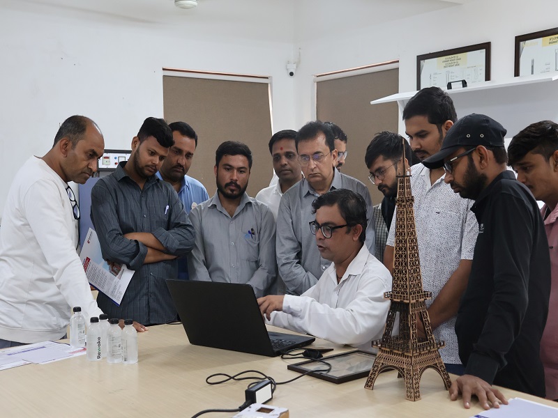 Photos of Hands-on Training Program for Industrial People on Co2 Laser Cutting and Engraving Machine