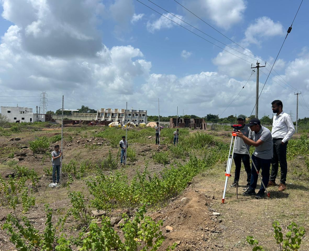 3rd semester diploma in civil engineering students performed contour survey