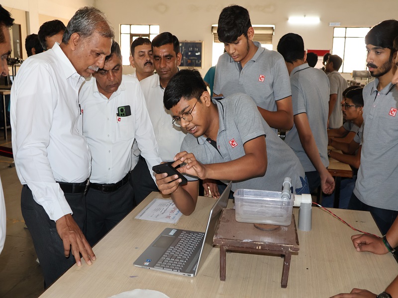 Photos of 3rd Semester Minor Project Exhibition