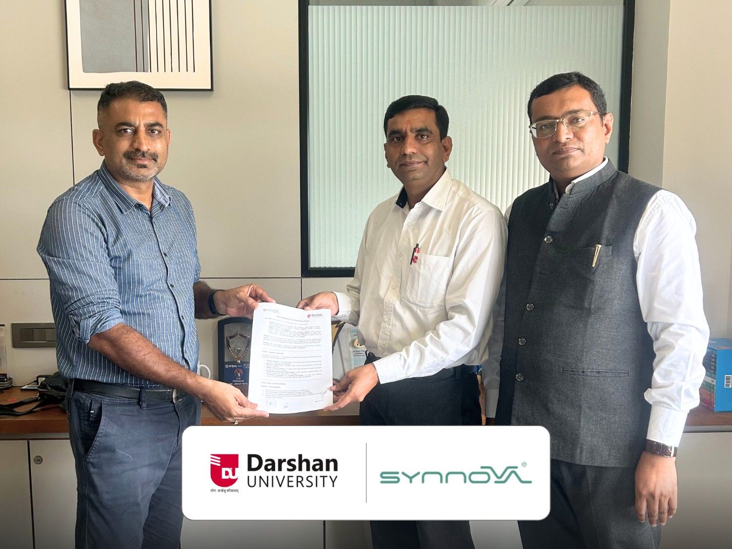 Photos of DU signs MoU with Synnova Gears & Transmissions Pvt. Ltd.