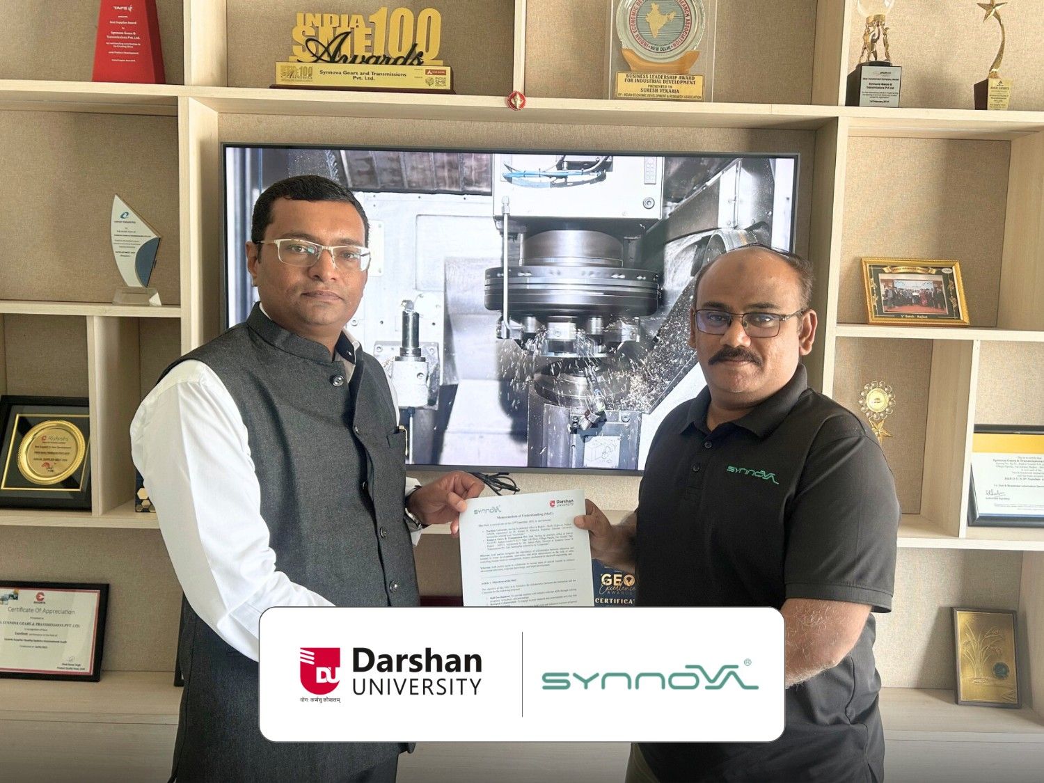 Photos of DU signs MoU with Synnova Gears & Transmissions Pvt. Ltd.