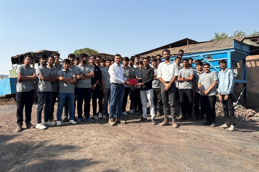 Photos of 1st semester diploma in civil engineering students visited fly ash brick plant 