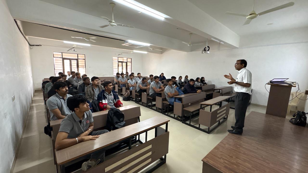 Photos of Expert Talk on "Land and Building Dastavej"