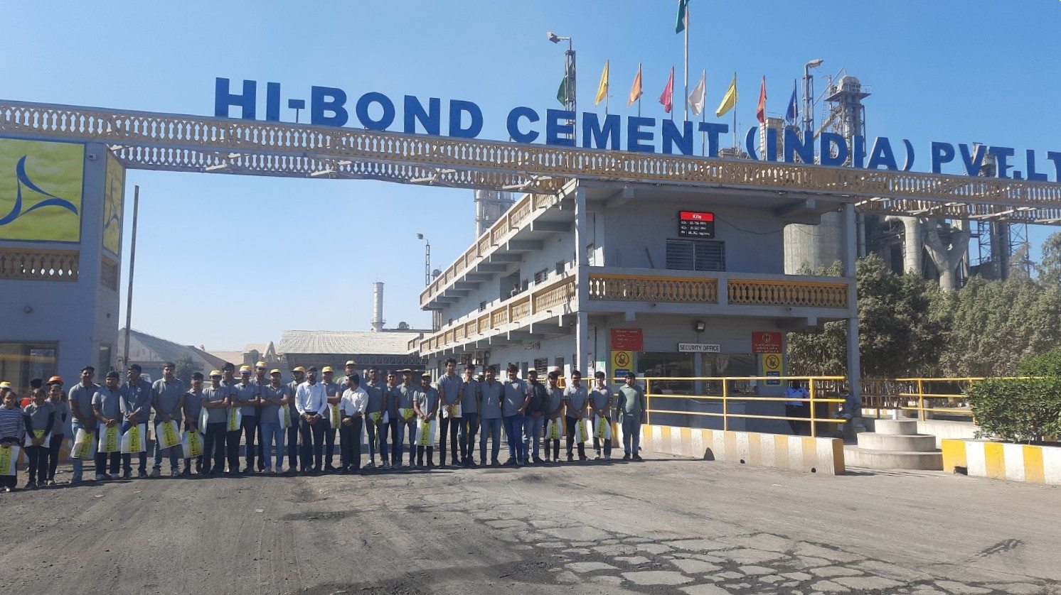 Photos of 4th semester diploma in civil engineering students visited HI-Bond Cement Plant