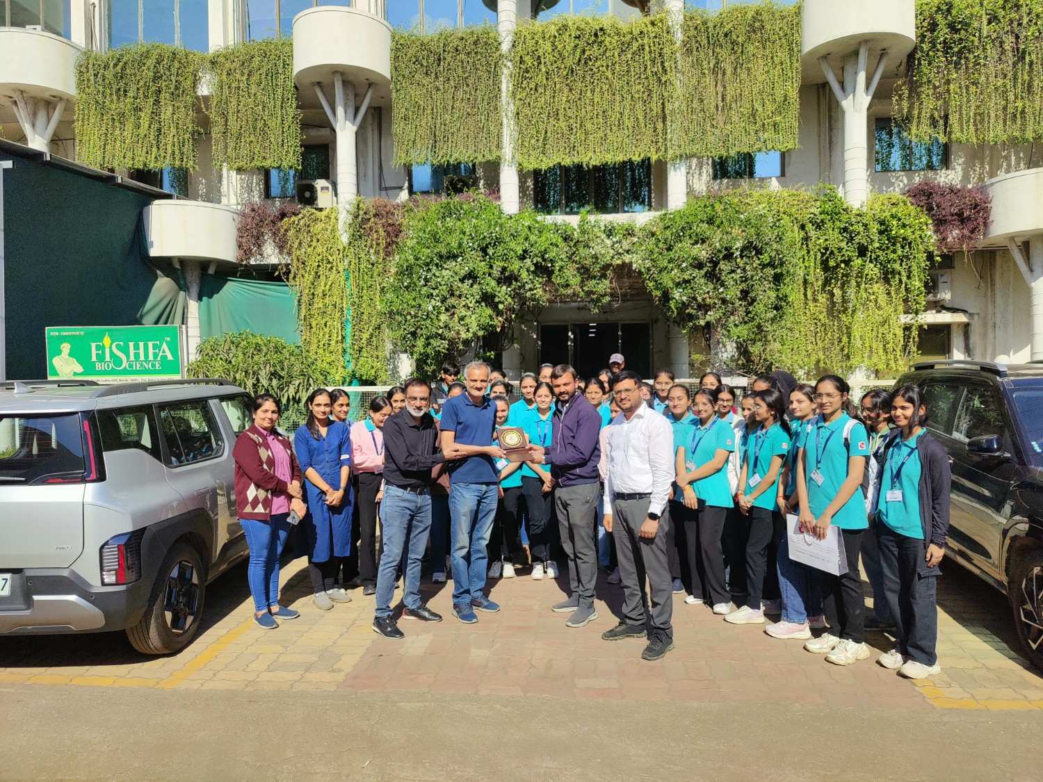 Industry Immersion: Microbiology Students Visit Fishfa Bioscience