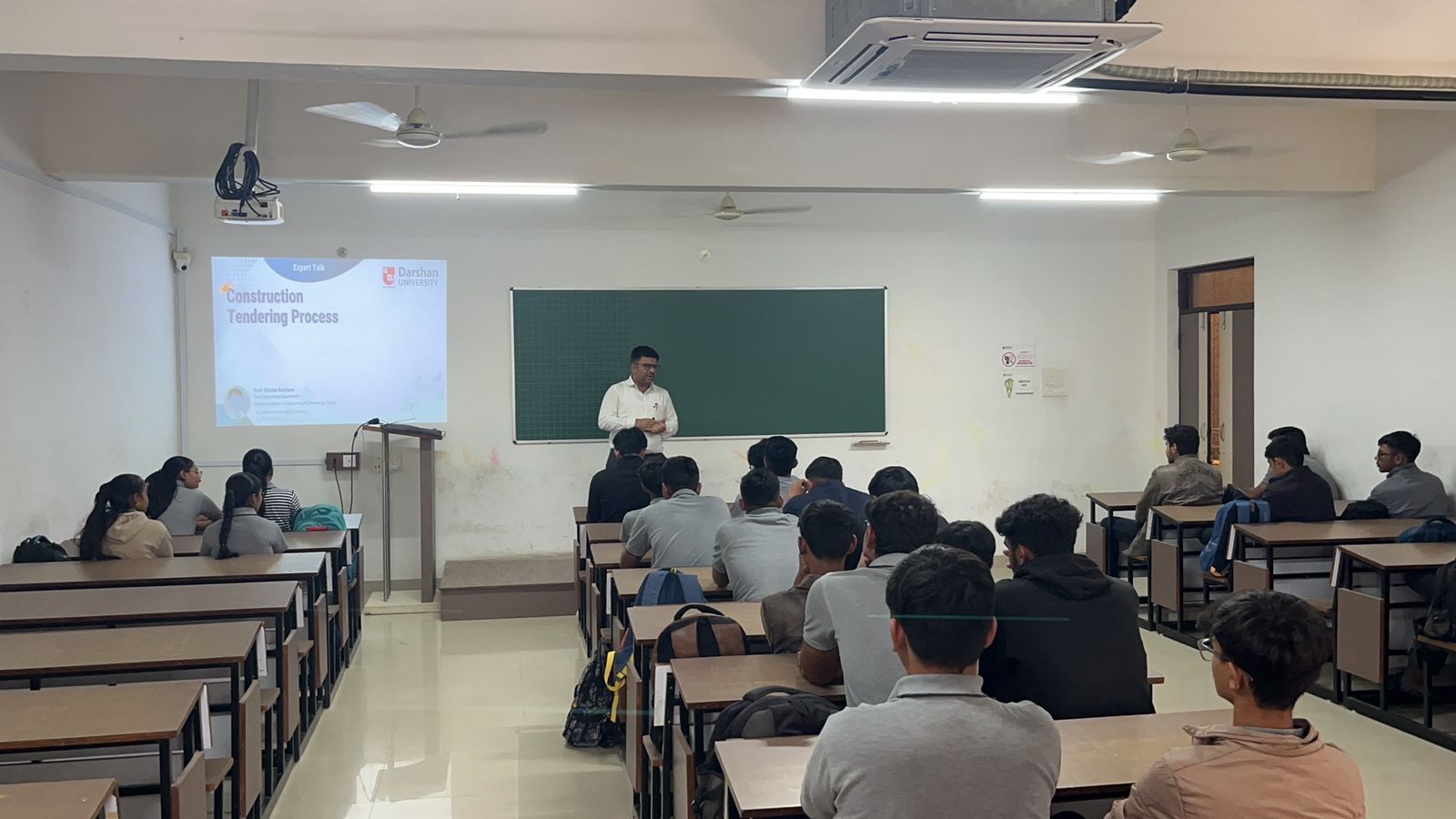 Photos of Expert Talk on "Tendering and contract"