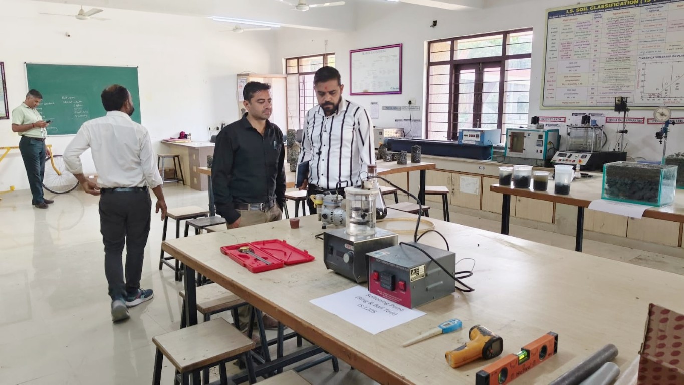 Photos of Expert Talk on “Quality Control in Road Construction”